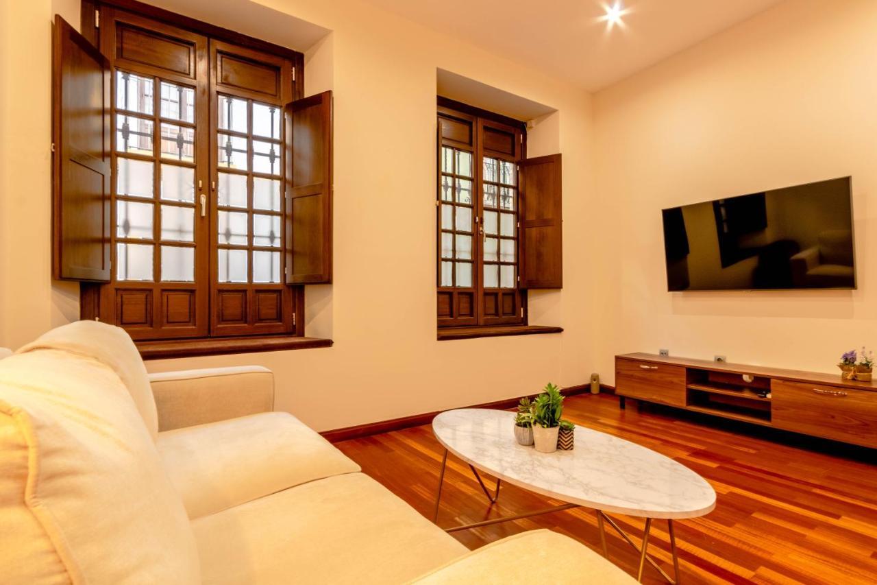 Pedro Niño Eleven Suites Sevilla Exterior foto